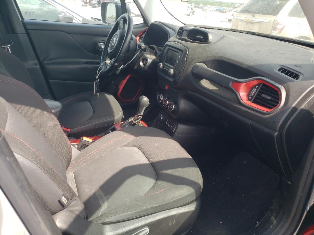 Photo 5 from auction – 2015 JEEP RENEGADE T with VIN ZACCJBCT0FPB98187