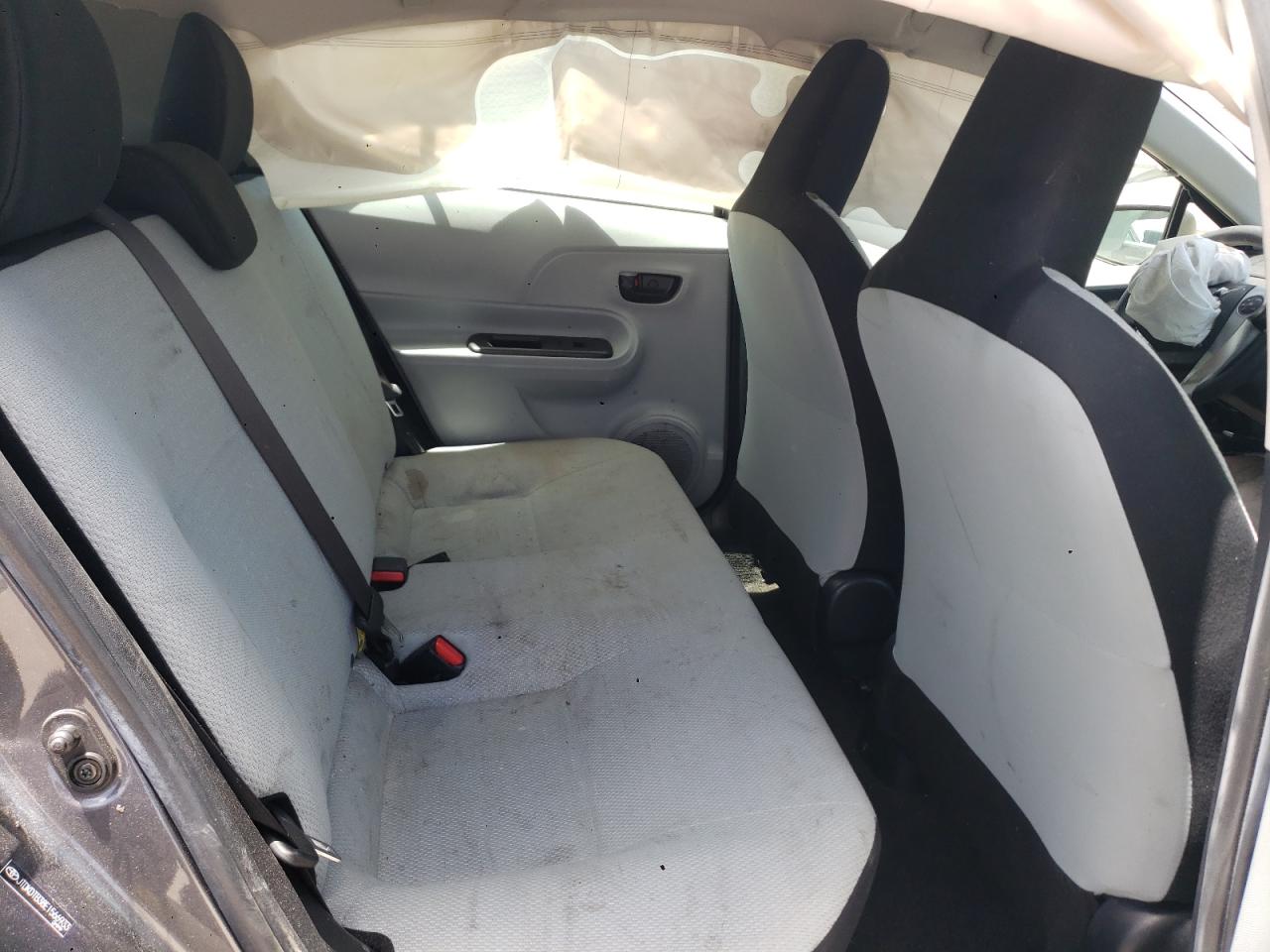 Photo 6 from auction – 2014 TOYOTA PRIUS C with VIN JTDKDTB38E1566933