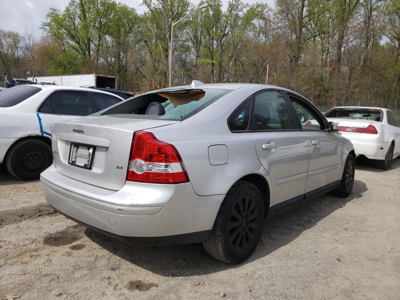Photo 4 from auction – 2005 VOLVO S40 2.4I with VIN YV1MS390152113588