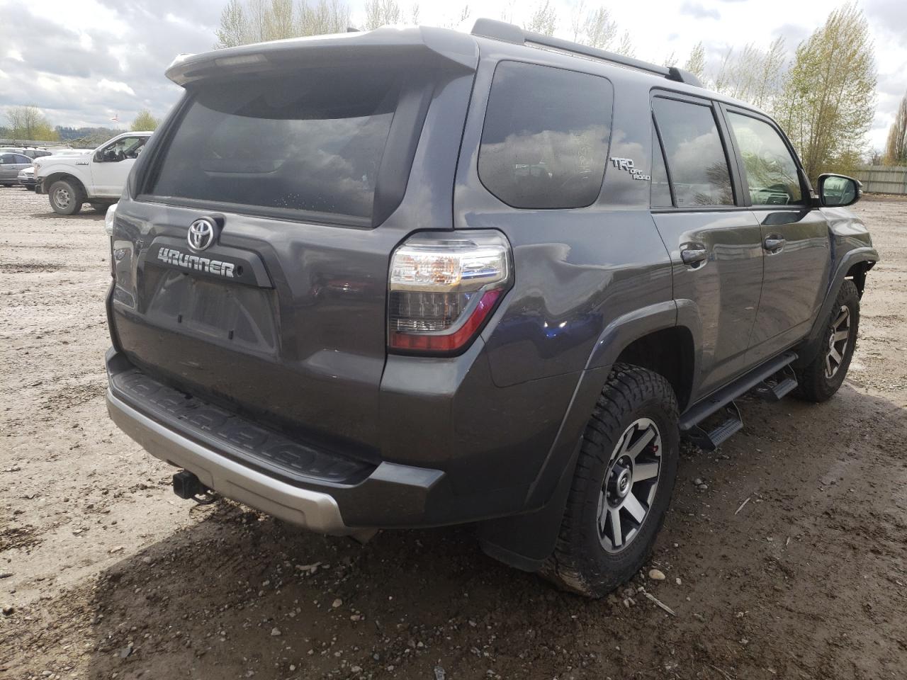Photo 4 from auction – 2019 TOYOTA 4RUNNER SR with VIN JTEBU5JRXK5711293
