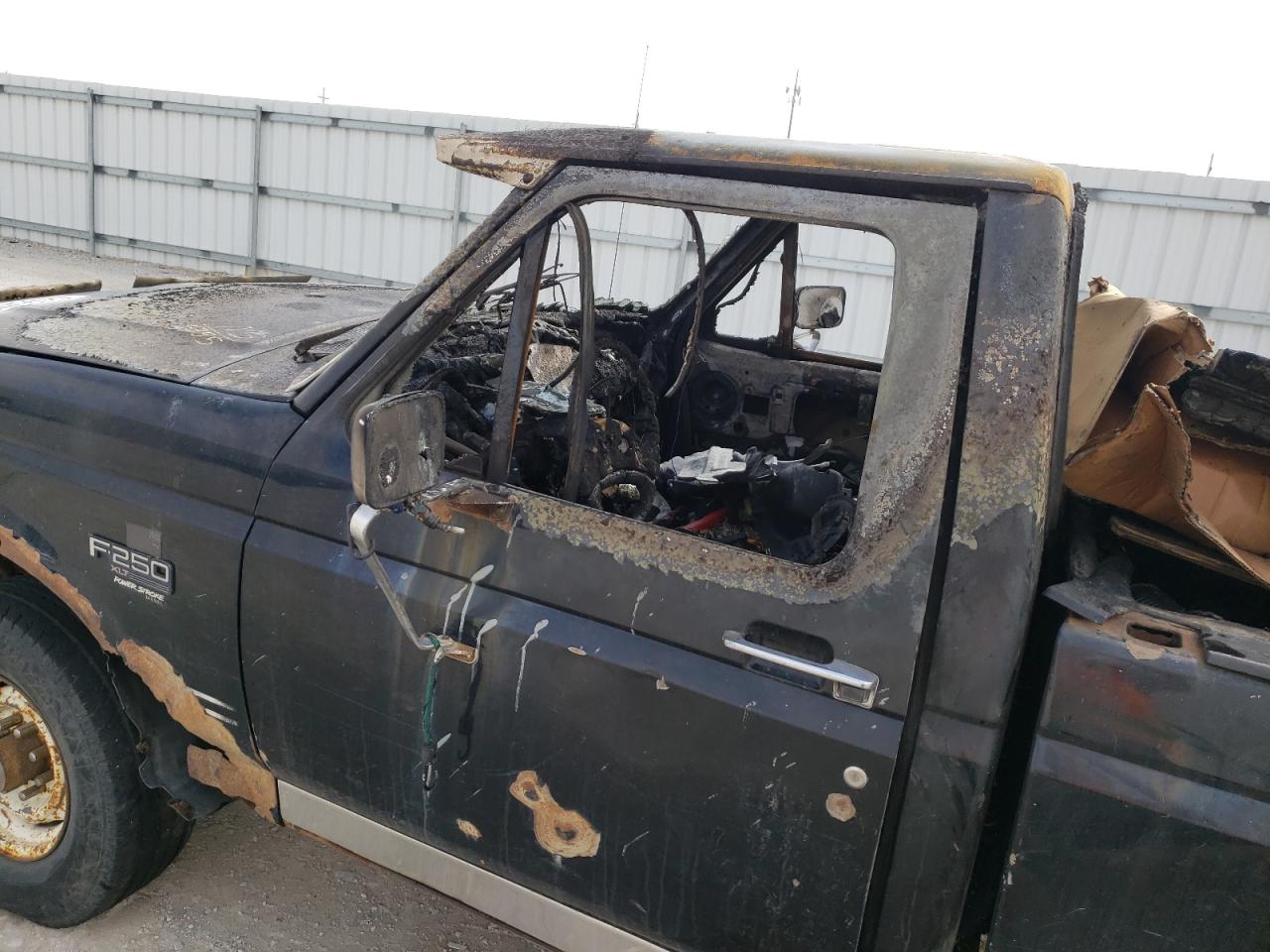 Photo 9 from auction – 1996 FORD F250 with VIN 1FTHF26F9TEA85355