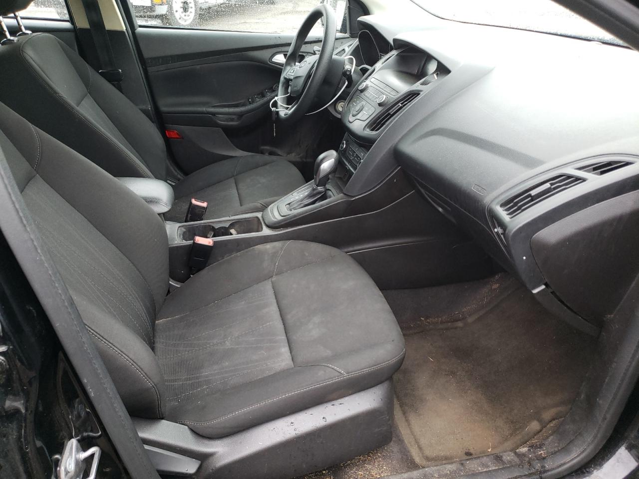 Photo 5 from auction – 2018 FORD FOCUS SE with VIN 1FADP3K23JL272397