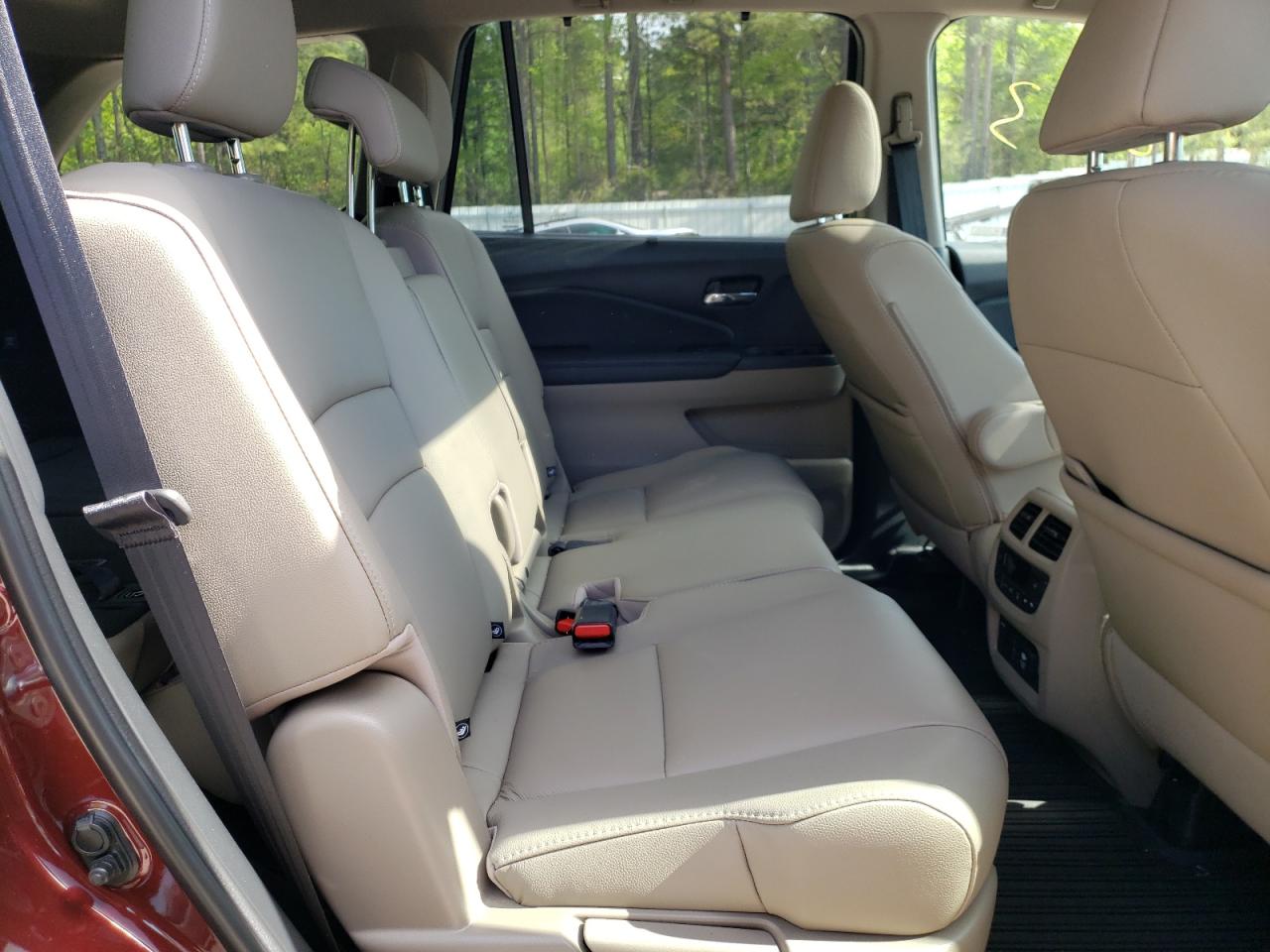 Photo 6 from auction – 2021 HONDA PILOT TOUR with VIN 5FNYF6H98MB041135