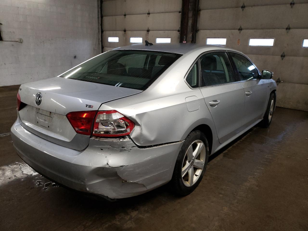 Photo 4 from auction – 2015 VOLKSWAGEN PASSAT S with VIN 1VWAT7A35FC115744