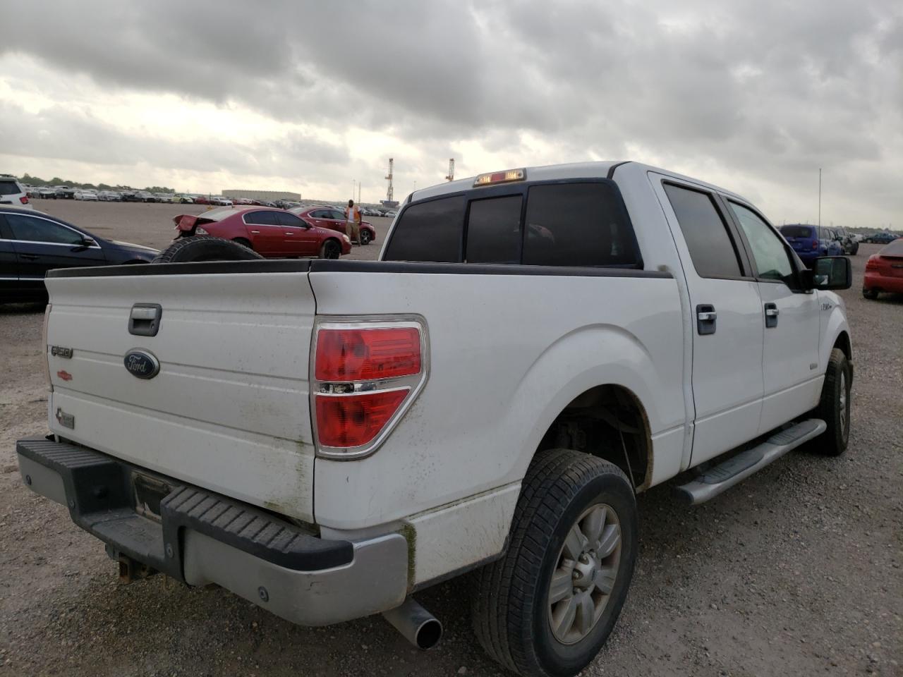 Foto 4 de la subasta – 2011 FORD F150 SUPER con VIN 1FTFW1CT6BFA64337