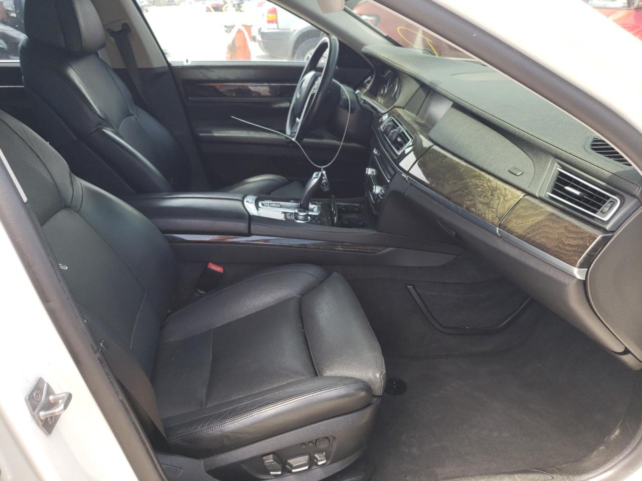 Photo 5 from auction – 2012 BMW 750 I with VIN WBAKA8C56CCY37914