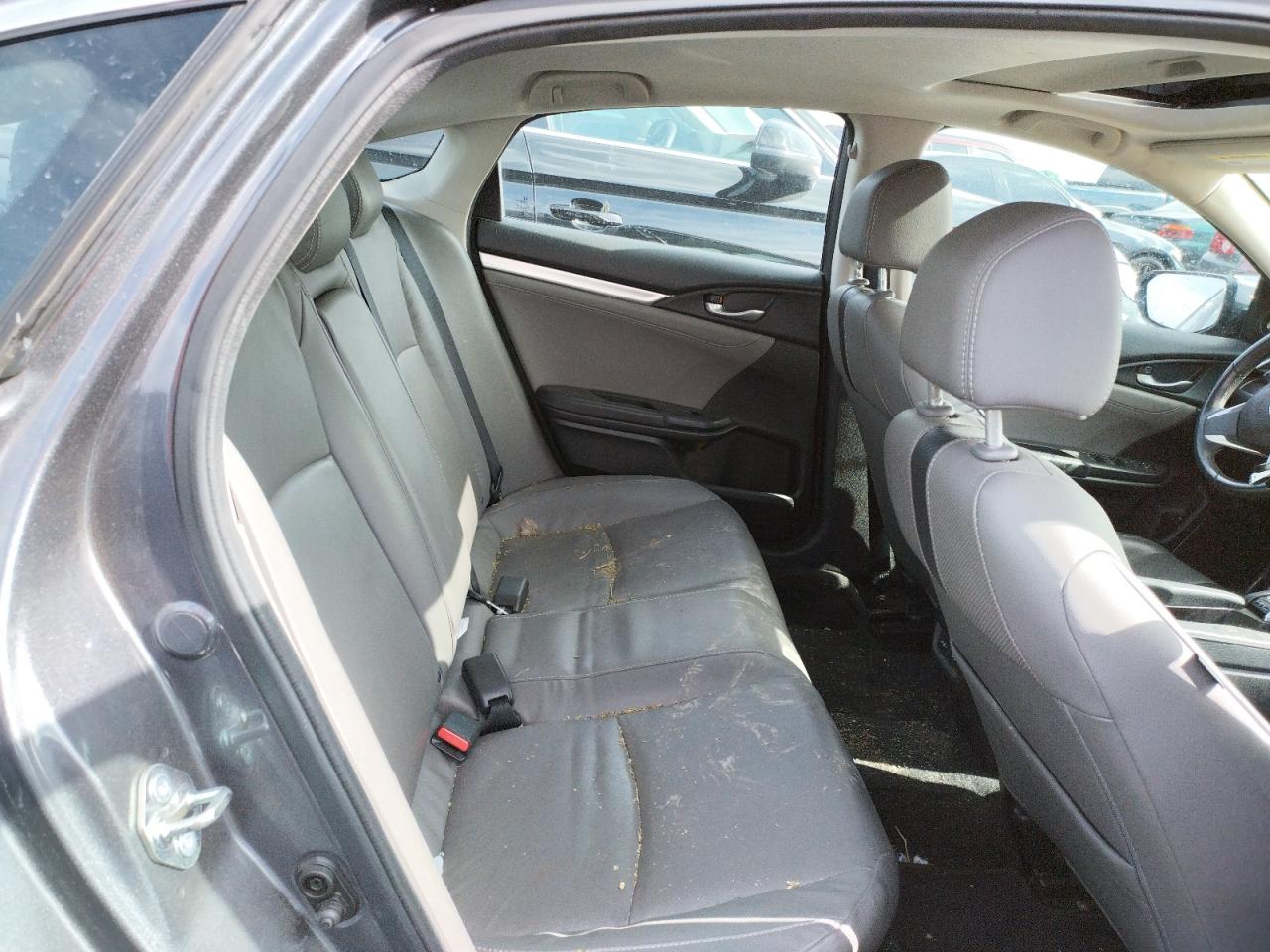 Photo 6 from auction – 2016 HONDA CIVIC TOUR with VIN 2HGFC1F95GH637518