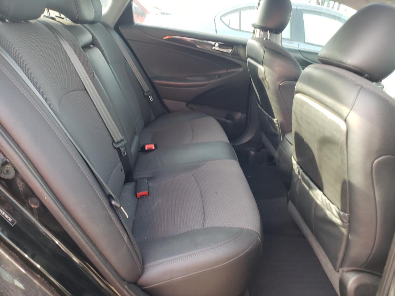 Photo 6 from auction – 2014 HYUNDAI SONATA SE with VIN 5NPEC4AC8EH861501