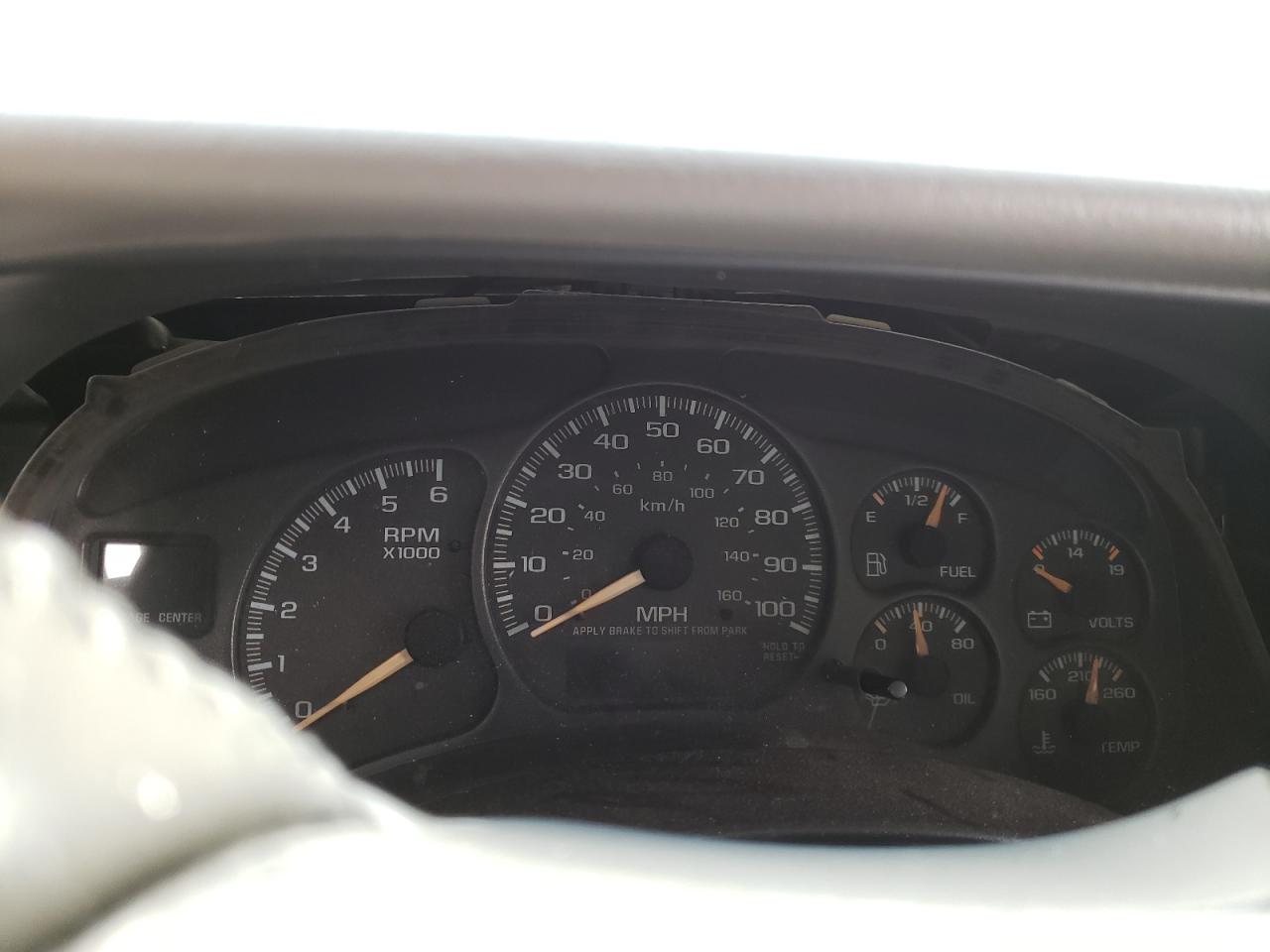 Photo 8 from auction – 2002 CHEVROLET SILVERADO with VIN 2GCEK19TX21352383