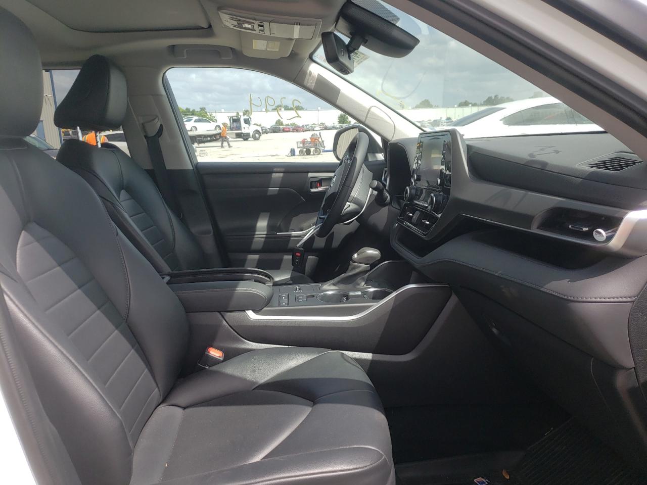 Photo 19 from auction – 2021 TOYOTA HIGHLANDER with VIN 5TDGZRAH2MS534004