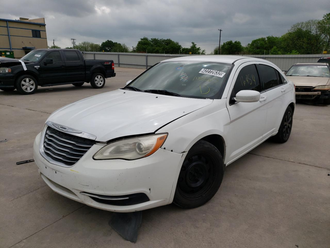 Photo 2 from auction – 2012 CHRYSLER 200 LX with VIN 1C3CCBABXCN105365