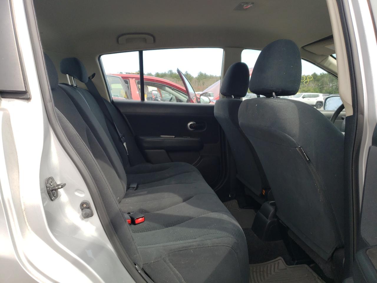 Photo 6 from auction – 2010 NISSAN VERSA S with VIN 3N1BC1CP5AL373167