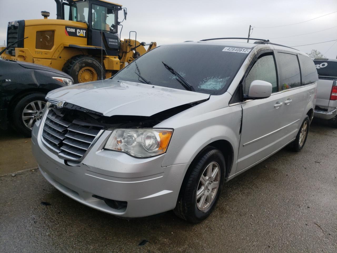 Photo 2 from auction – 2010 CHRYSLER TOWN & COU with VIN 2A4RR5D19AR132110