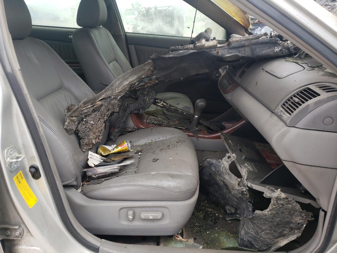 Photo 5 from auction – 2004 TOYOTA CAMRY LE with VIN 4T1BE30K74U284024