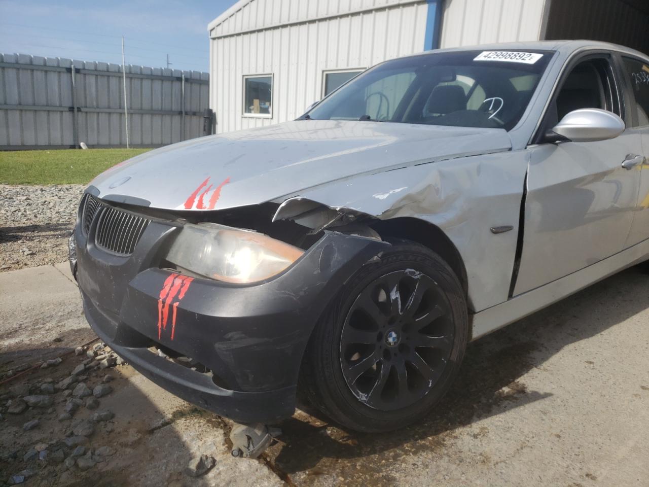 Photo 10 from auction – 2006 BMW 330 I with VIN WBAVB33586PS11081