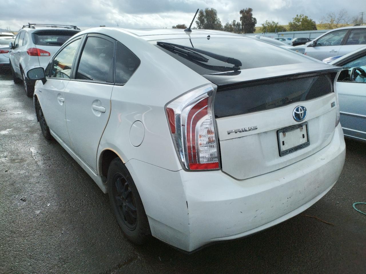 Photo 3 from auction – 2014 TOYOTA PRIUS with VIN JTDKN3DU0E0358196
