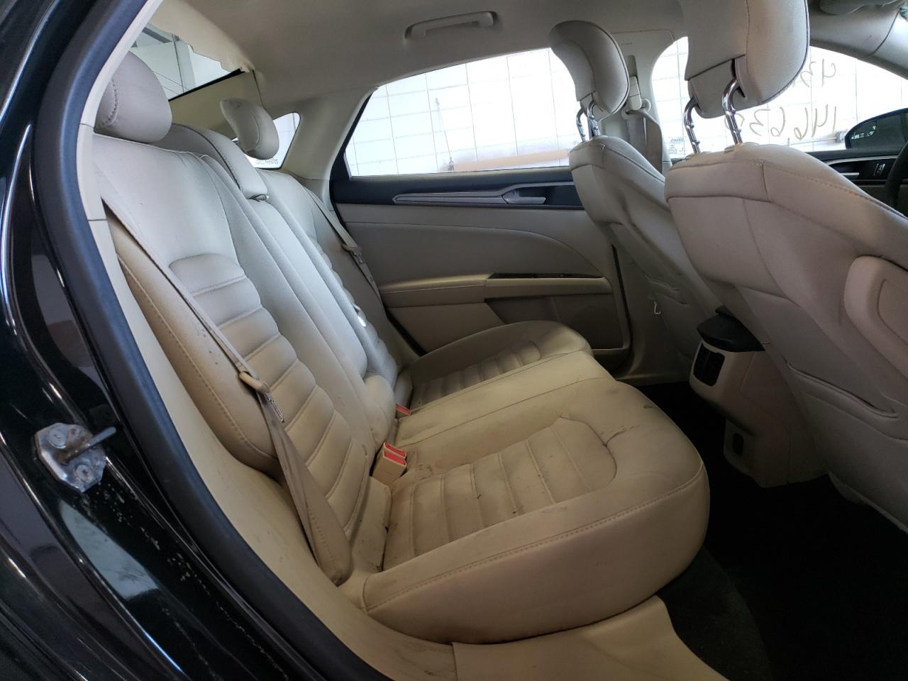 Photo 6 from auction – 2013 FORD FUSION SE with VIN 3FA6P0HR0DR305227
