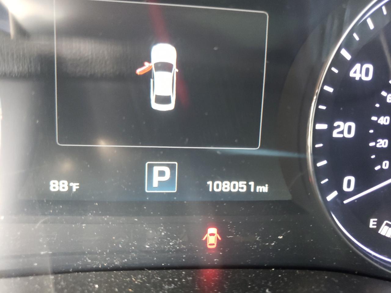 Photo 8 from auction – 2015 HYUNDAI GENESIS 5. with VIN KMHGN4JF4FU078840