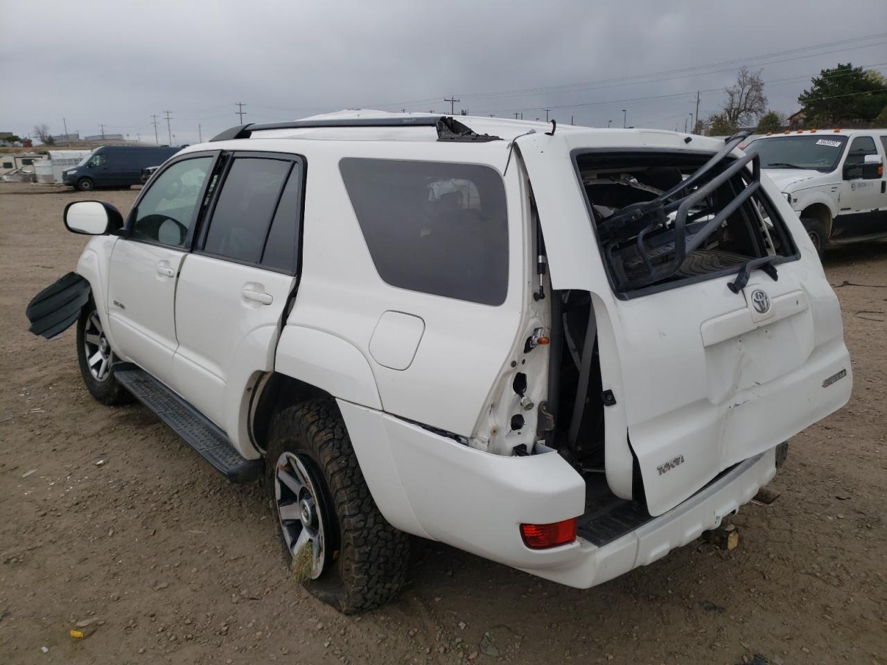 Photo 3 from auction – 2005 TOYOTA 4RUNNER SR with VIN JTEBU14R450062760