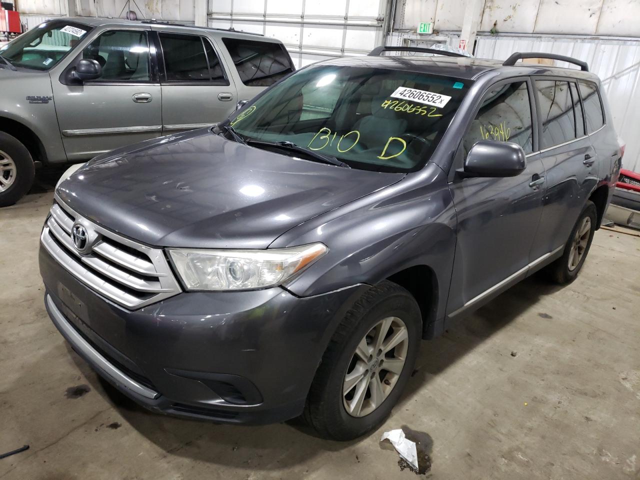 Photo 2 from auction – 2013 TOYOTA HIGHLANDER with VIN 5TDBK3EH9DS244168