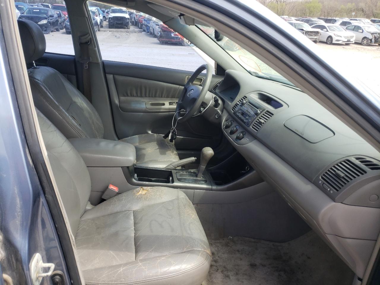Photo 5 from auction – 2002 TOYOTA CAMRY LE with VIN 4T1BF32K72U502292