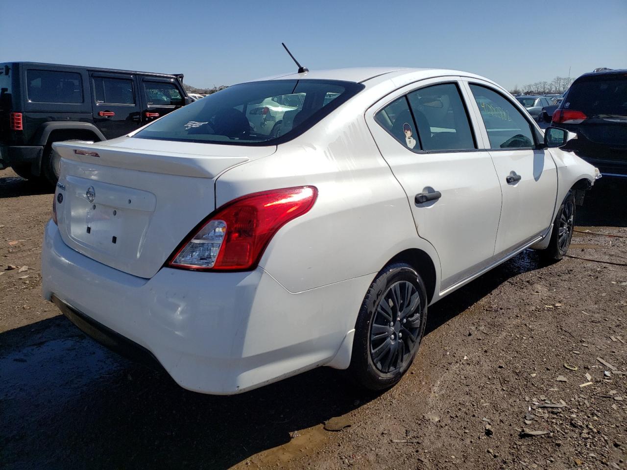 Photo 4 from auction – 2017 NISSAN VERSA S with VIN 3N1CN7AP6HL851711