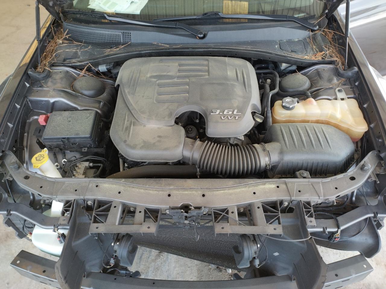 Photo 7 from auction – 2016 CHRYSLER 300 LIMITE with VIN 2C3CCAAG4GH216479
