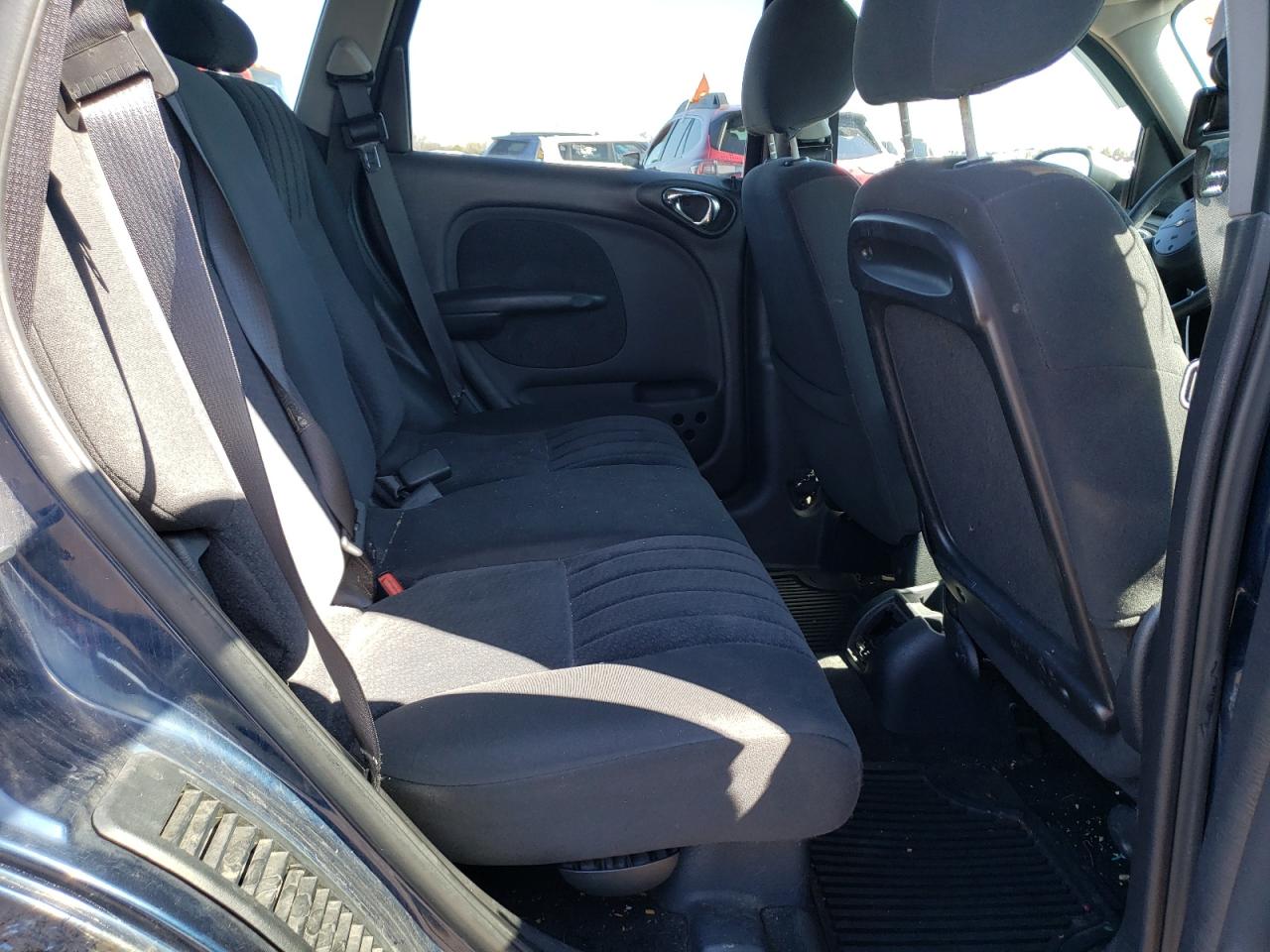 Photo 6 from auction – 2003 CHRYSLER PT CRUISER with VIN 3C4FY58B43T542411