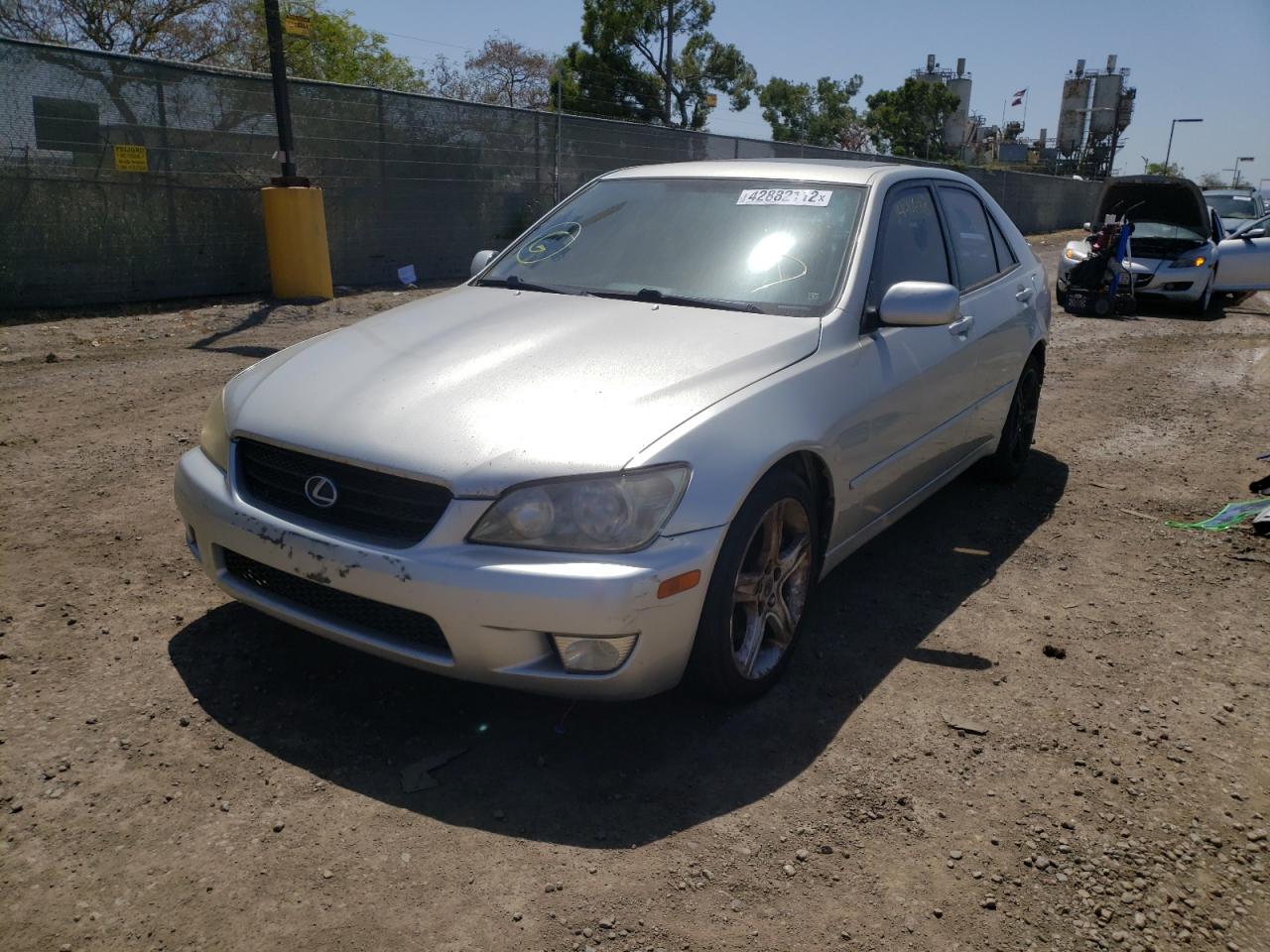 Photo 2 from auction – 2005 LEXUS IS 300 with VIN JTHBD192150101268