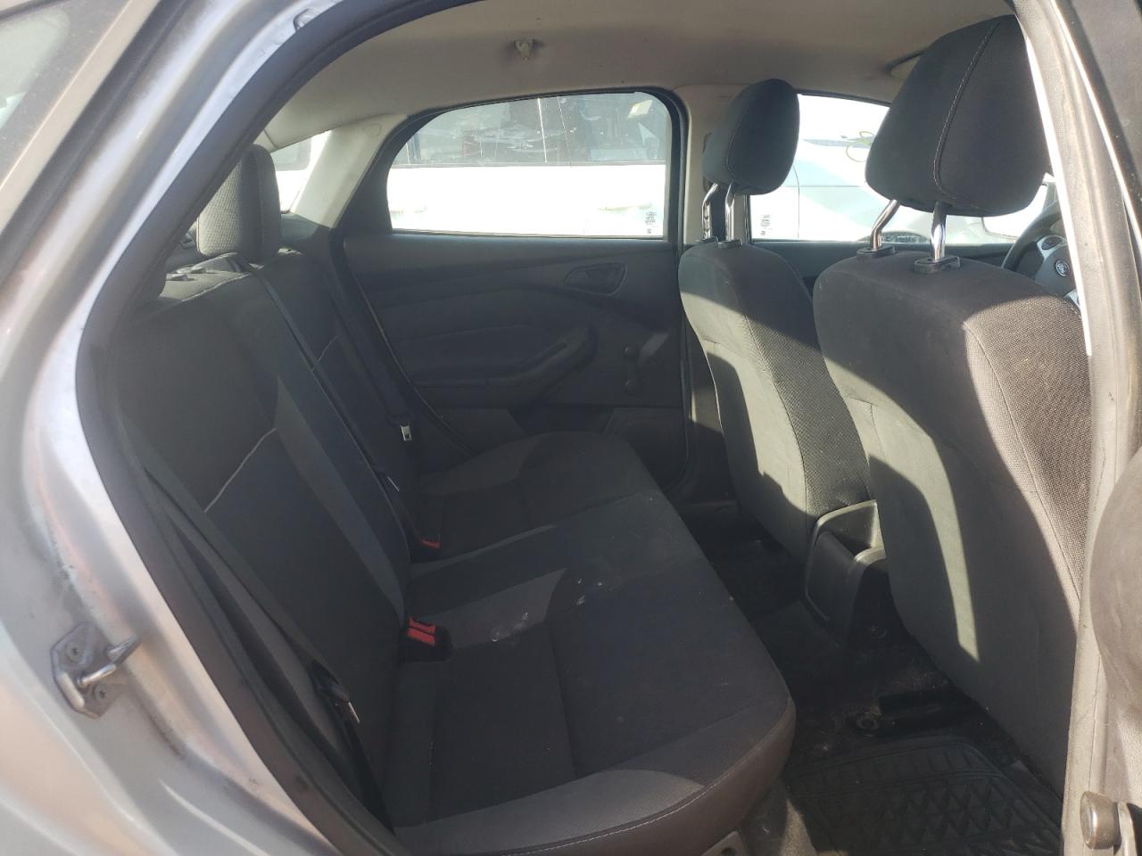 Photo 6 from auction – 2014 FORD FOCUS S with VIN 1FADP3E21EL413372