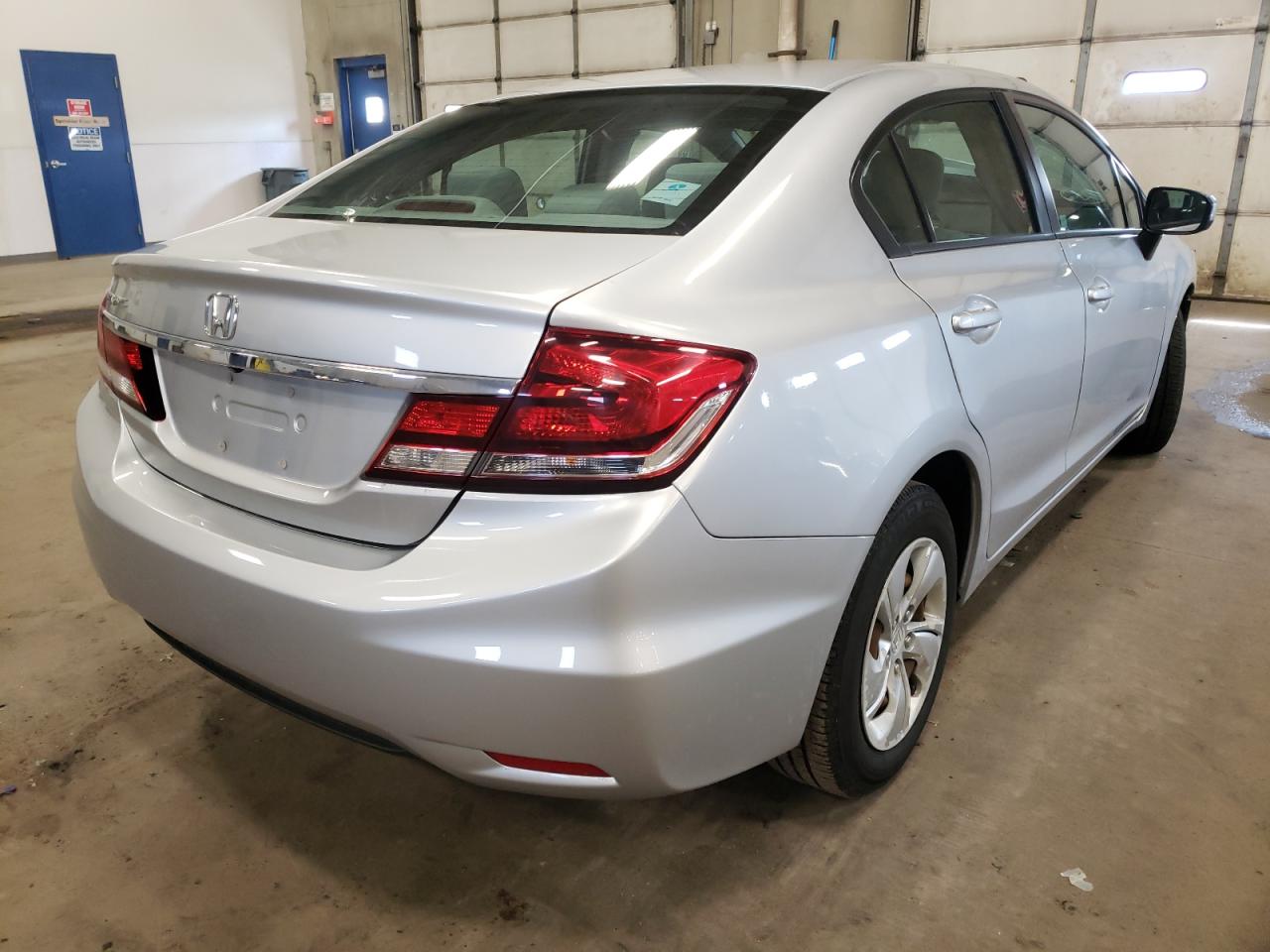 Photo 4 from auction – 2014 HONDA CIVIC LX with VIN 19XFB2F52EE039237