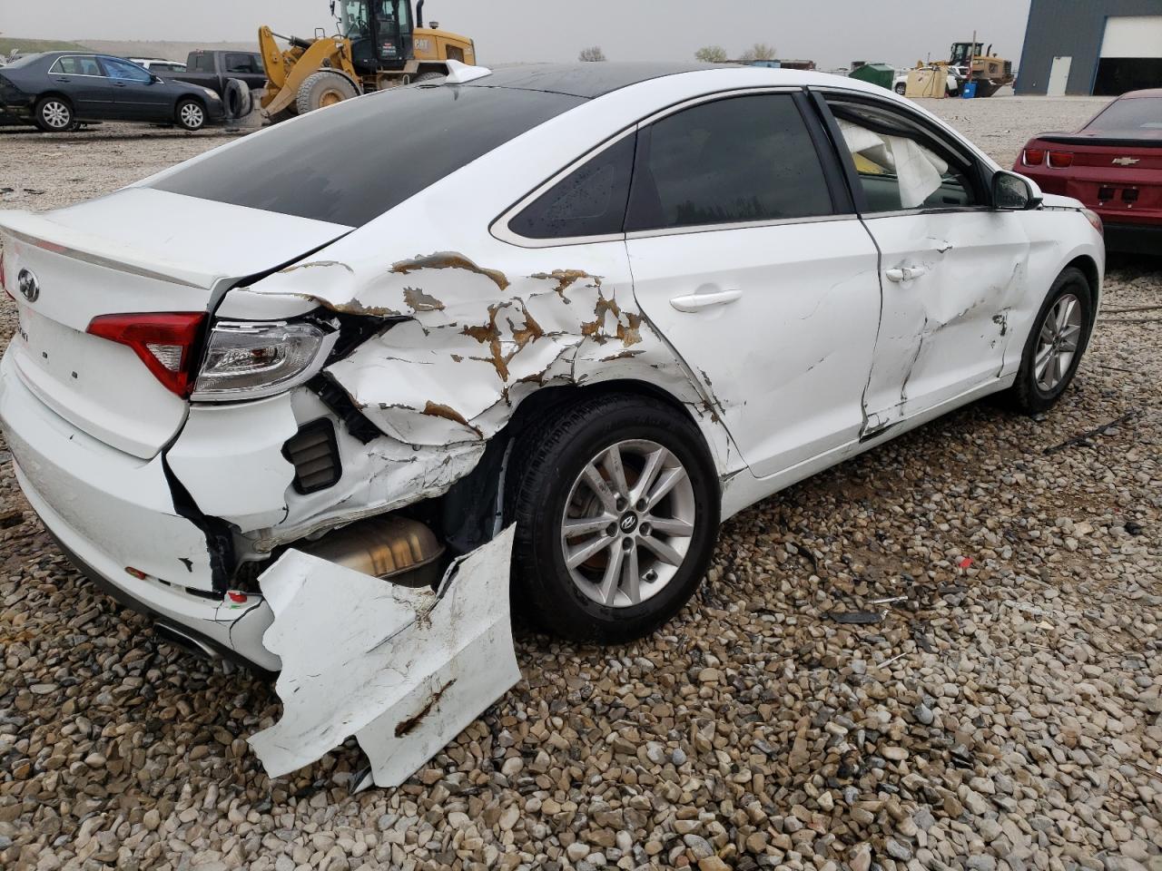 Photo 9 from auction – 2015 HYUNDAI SONATA SE with VIN 5NPE24AF7FH015259