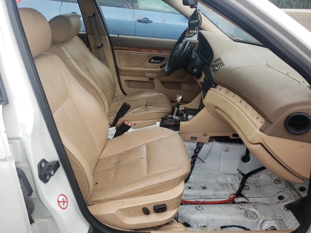 Photo 5 from auction – 2000 BMW 528 I AUTO with VIN WBADM6342YGU19359