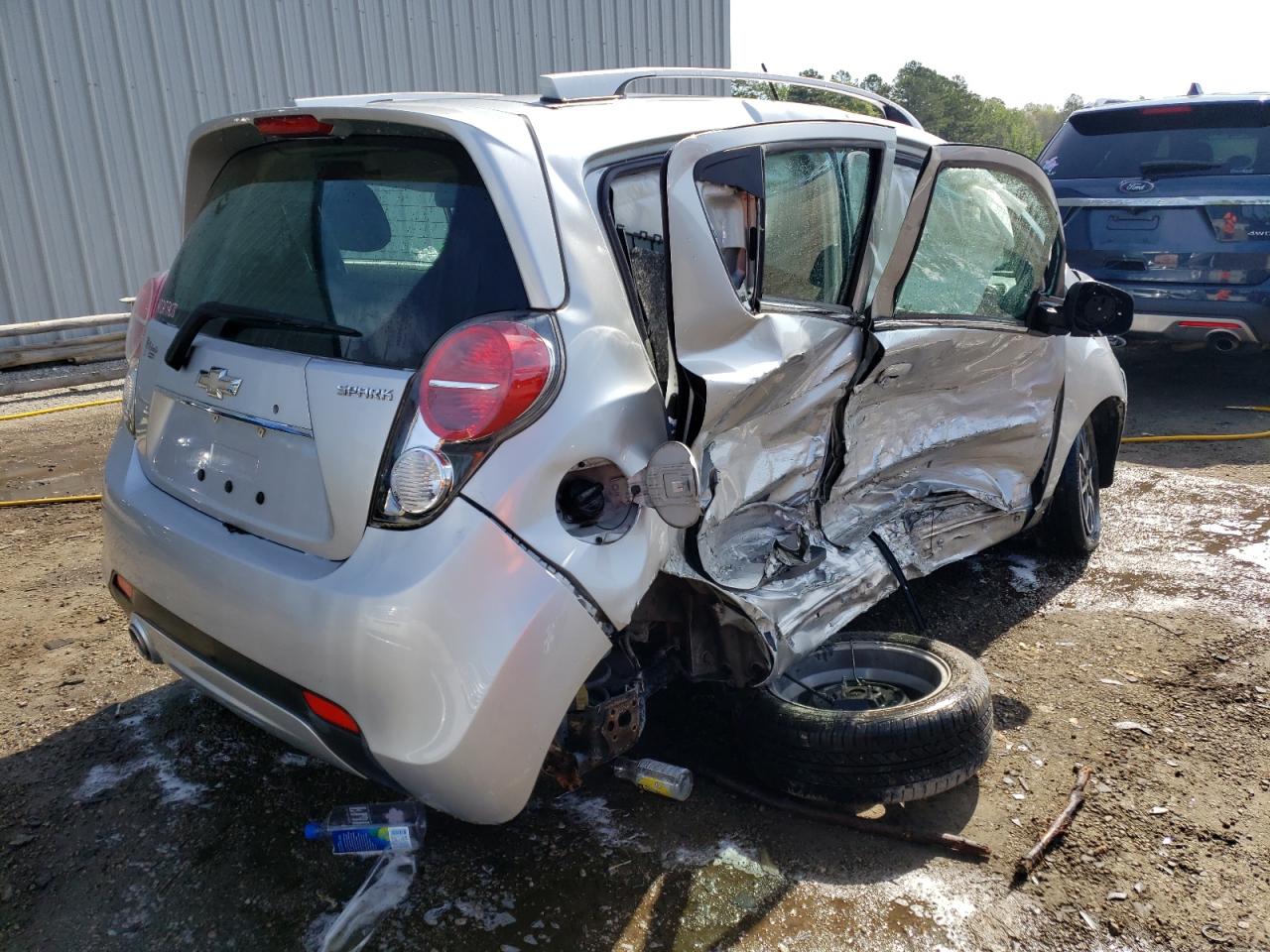 Photo 4 from auction – 2015 CHEVROLET SPARK 2LT with VIN KL8CF6S91FC712950