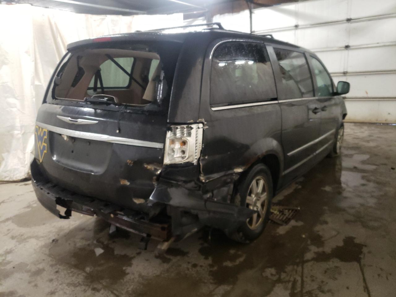 Photo 4 from auction – 2012 CHRYSLER TOWN & COU with VIN 2C4RC1BG1CR116428