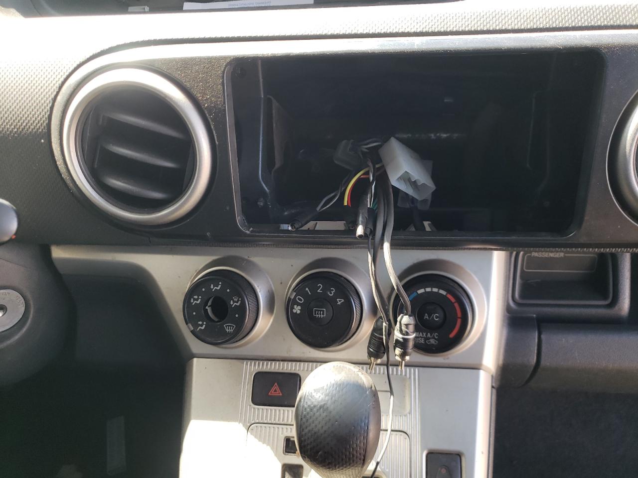 Photo 9 from auction – 2010 TOYOTA SCION XB with VIN JTLZE4FE8A1101323