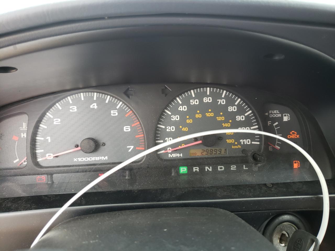 Photo 8 from auction – 2000 TOYOTA 4RUNNER SR with VIN JT3GN86R6Y0176331