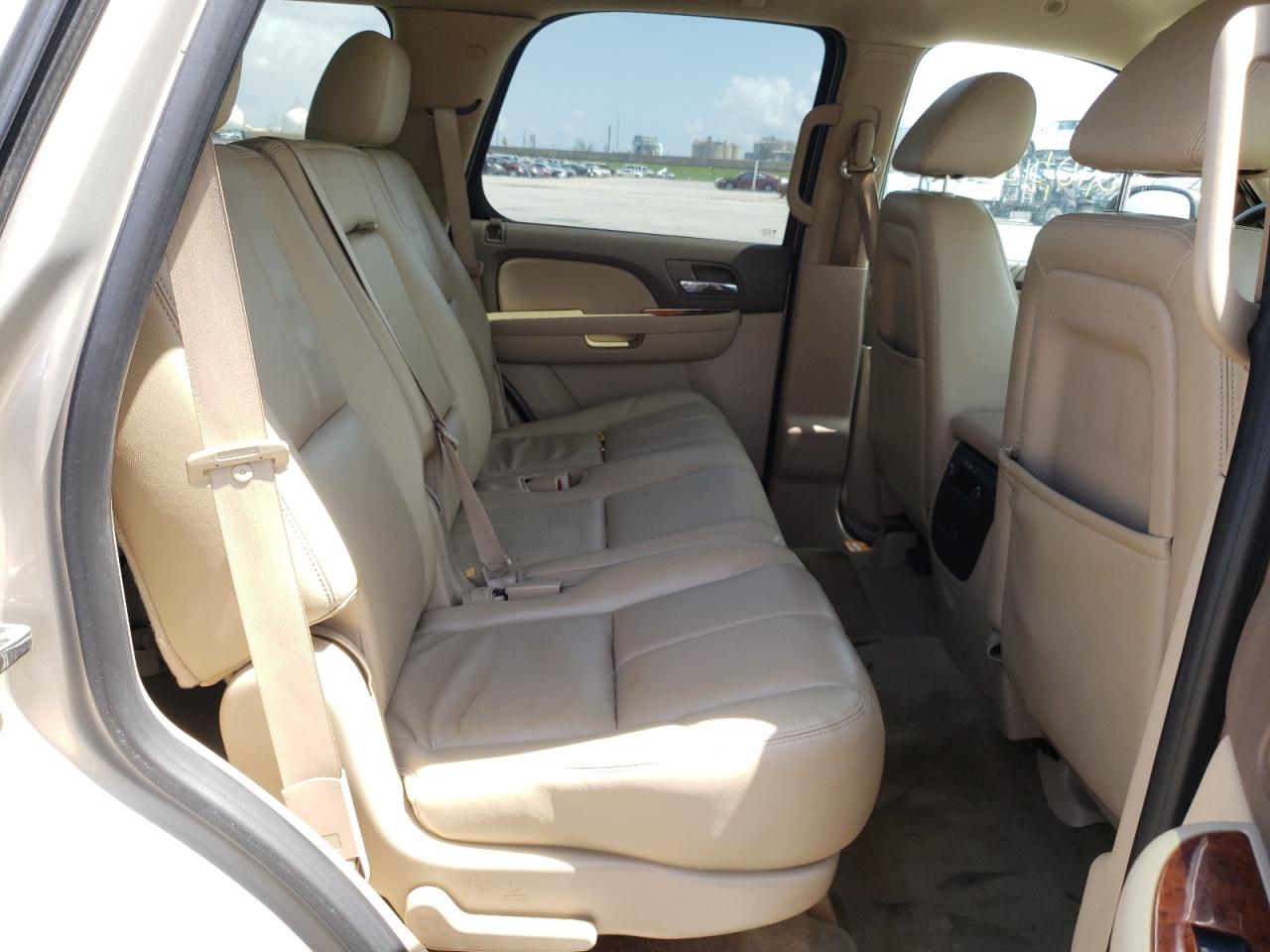 Photo 6 from auction – 2011 GMC YUKON SLT with VIN 1GKS1CE05BR317159