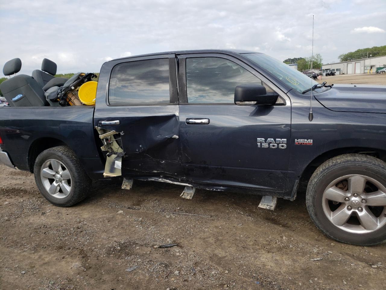 Photo 9 from auction – 2016 RAM 1500 SLT with VIN 1C6RR6LT7GS128134