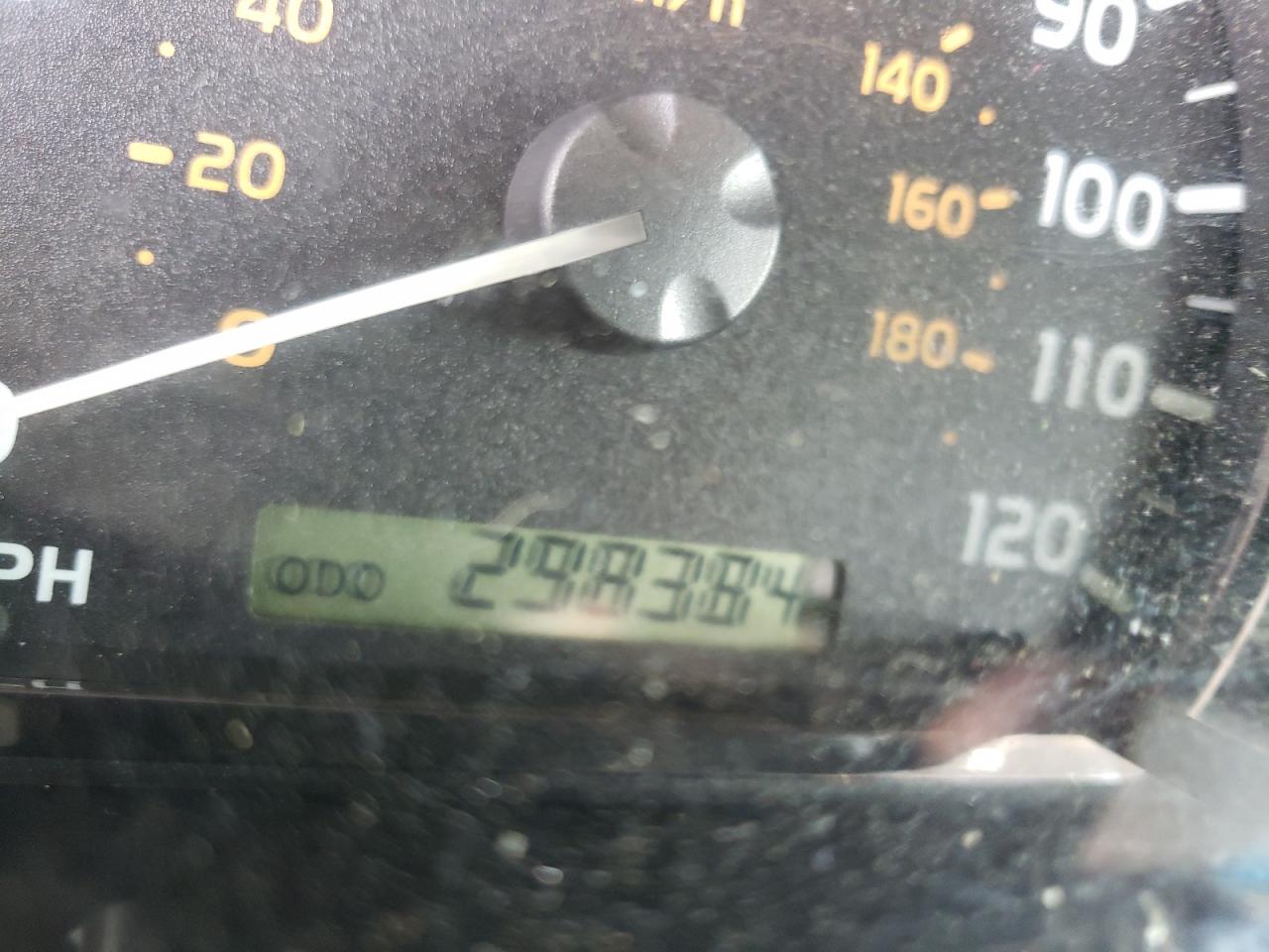 Photo 8 from auction – 2005 TOYOTA SEQUOIA SR with VIN 5TDZT34A15S247180