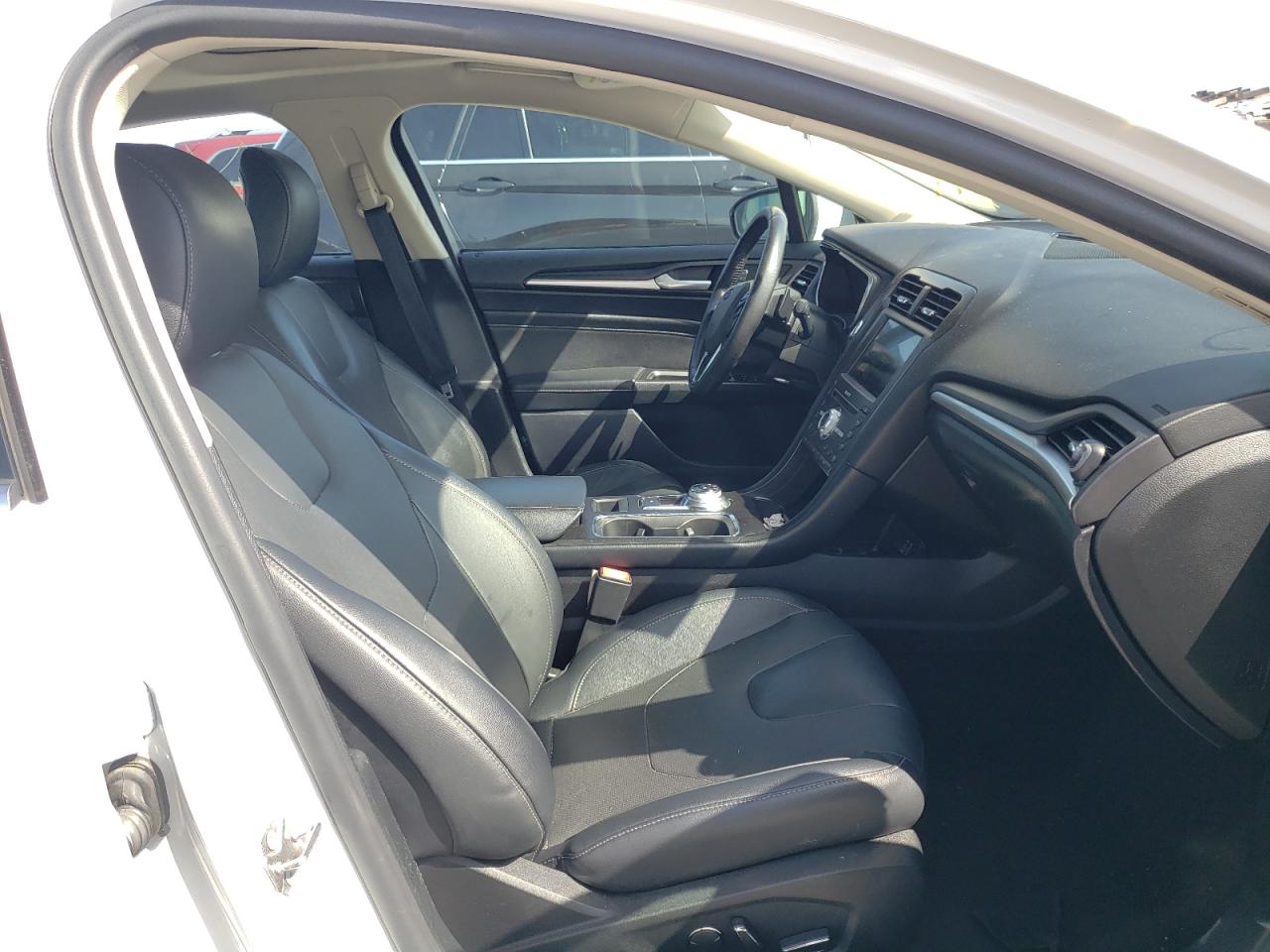 Photo 5 from auction – 2019 FORD FUSION TIT with VIN 3FA6P0D93KR210485