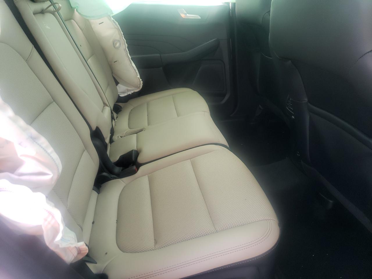 Photo 6 from auction – 2021 FORD ESCAPE SEL with VIN 1FMCU9H64MUB30646