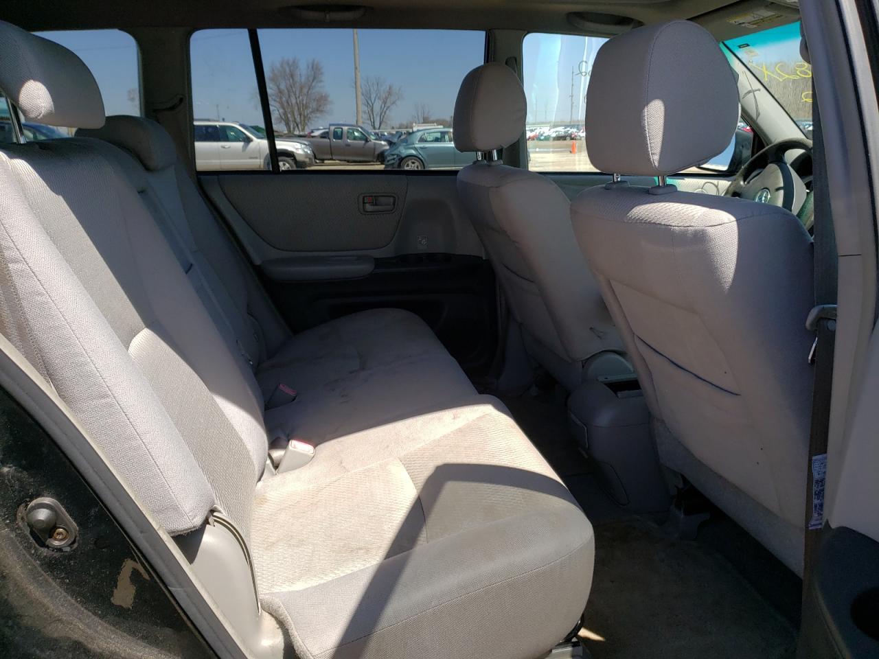 Photo 6 from auction – 2004 TOYOTA HIGHLANDER with VIN JTEEP21A740023782