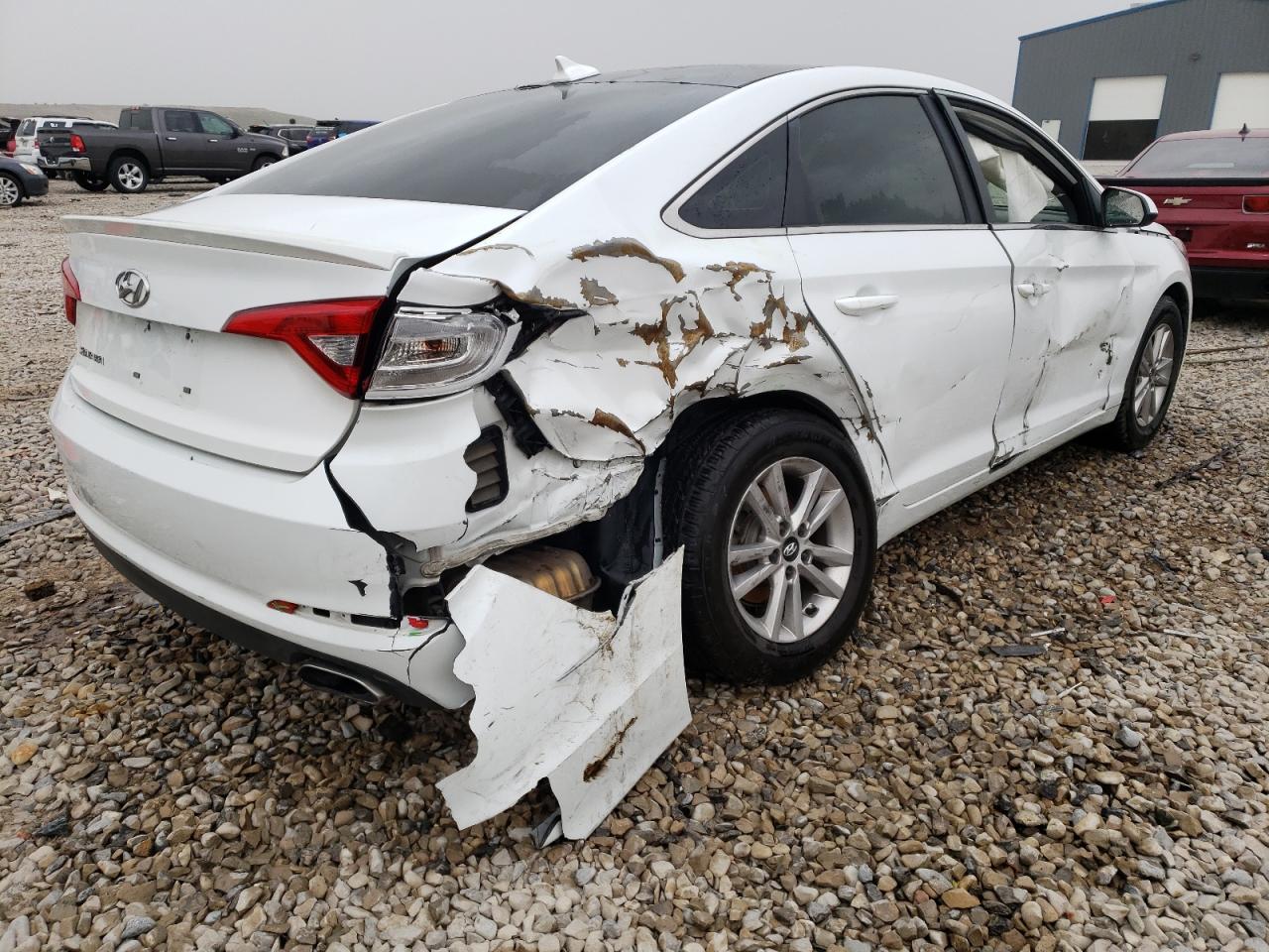 Photo 4 from auction – 2015 HYUNDAI SONATA SE with VIN 5NPE24AF7FH015259