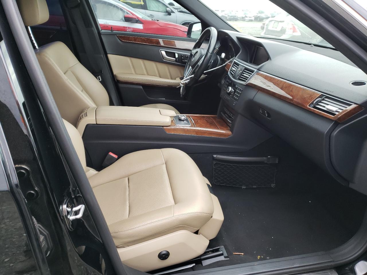 Photo 5 from auction – 2013 MERCEDES-BENZ E 350 with VIN WDDHF5KB1DA744127