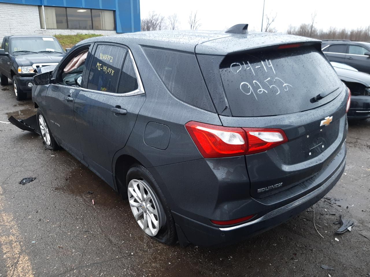 Photo 3 from auction – 2020 CHEVROLET EQUINOX LT with VIN 2GNAXJEV4L6192052