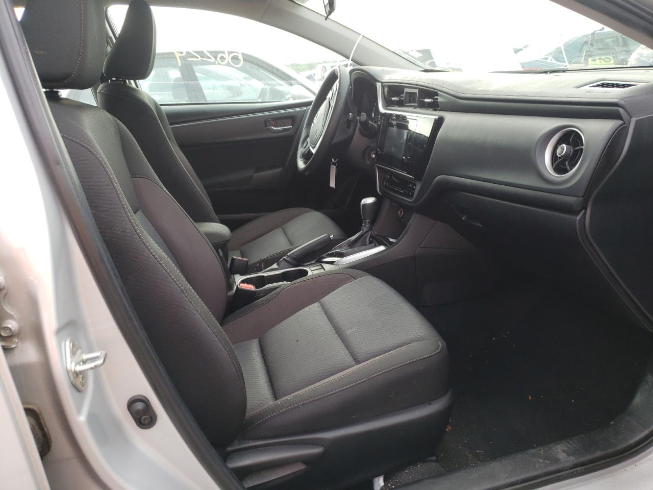 Photo 5 from auction – 2018 TOYOTA COROLLA L with VIN 5YFBURHE2JP802946