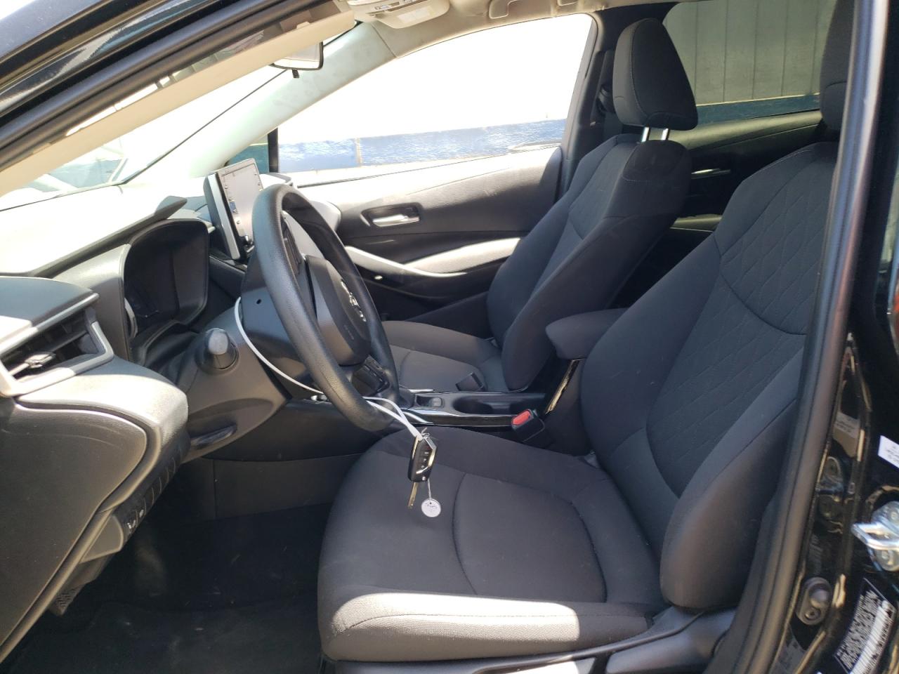 Photo 5 from auction – 2021 TOYOTA COROLLA LE with VIN 5YFEPMAEXMP229641