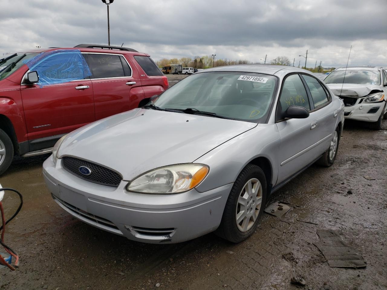 Photo 2 from auction – 2006 FORD TAURUS SE with VIN 1FAFP53U76A110358