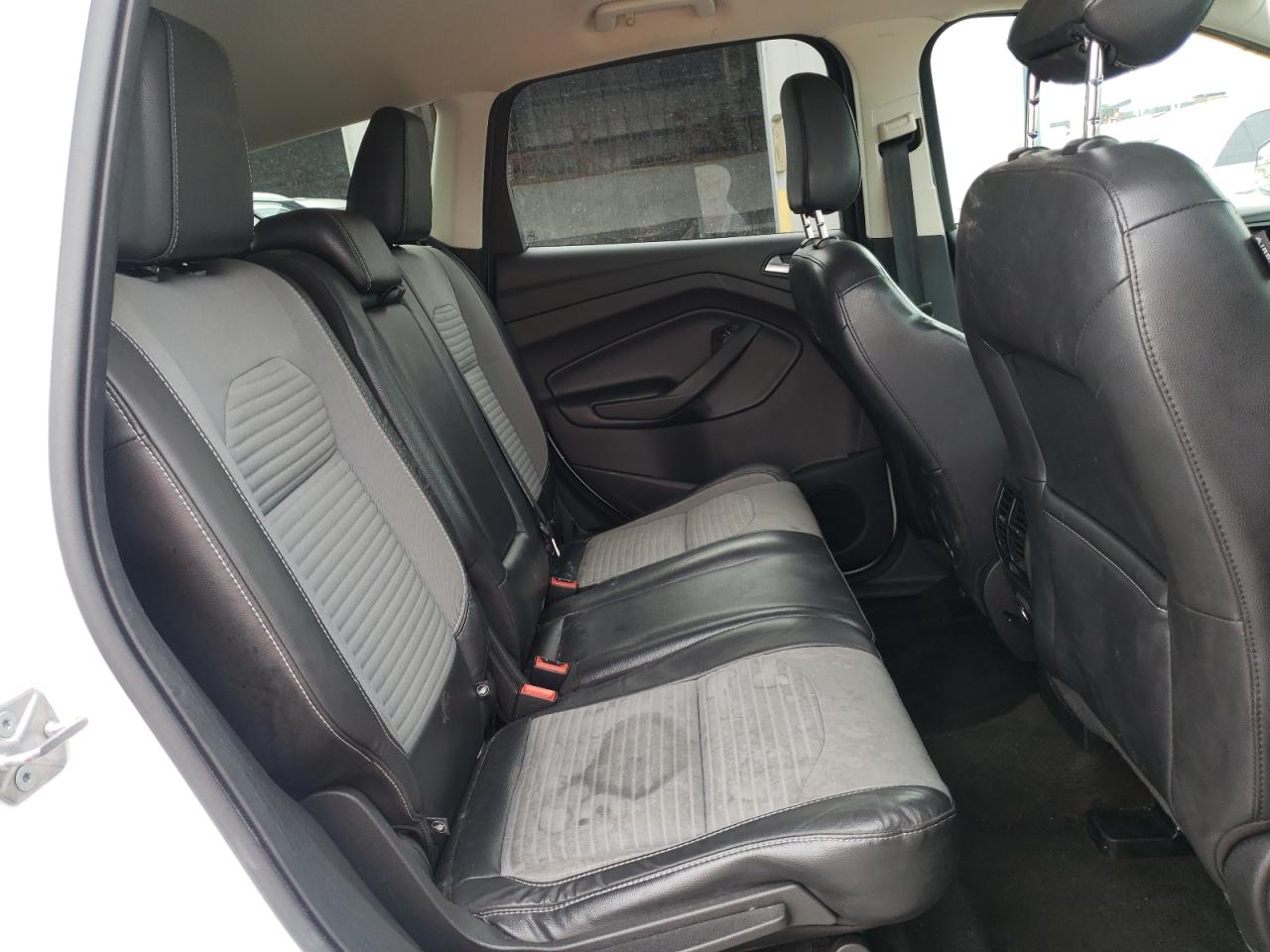 Photo 6 from auction – 2019 FORD ESCAPE SE with VIN 1FMCU0GD2KUA07341